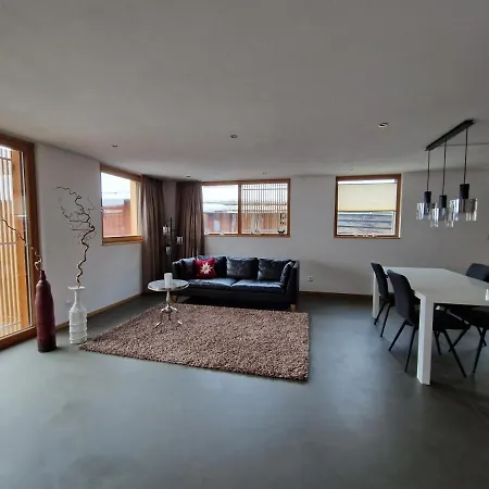 Apartment Chasa Siringia