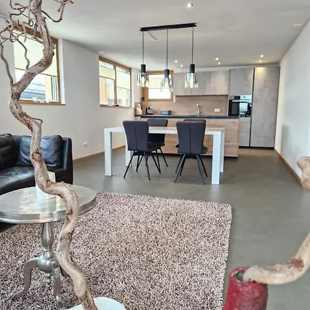 Apartment Chasa Siringia